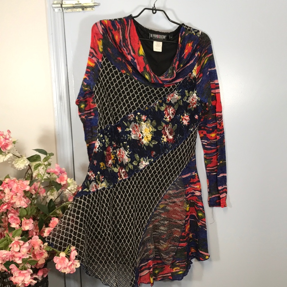 Gorgeous floral design net lace tunic top